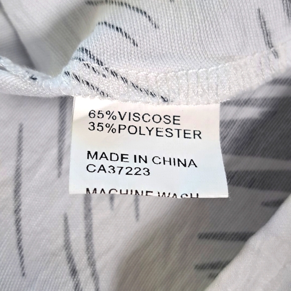 Creations Black and White Patterned Women's Top Size Large - Picture 5 of 9